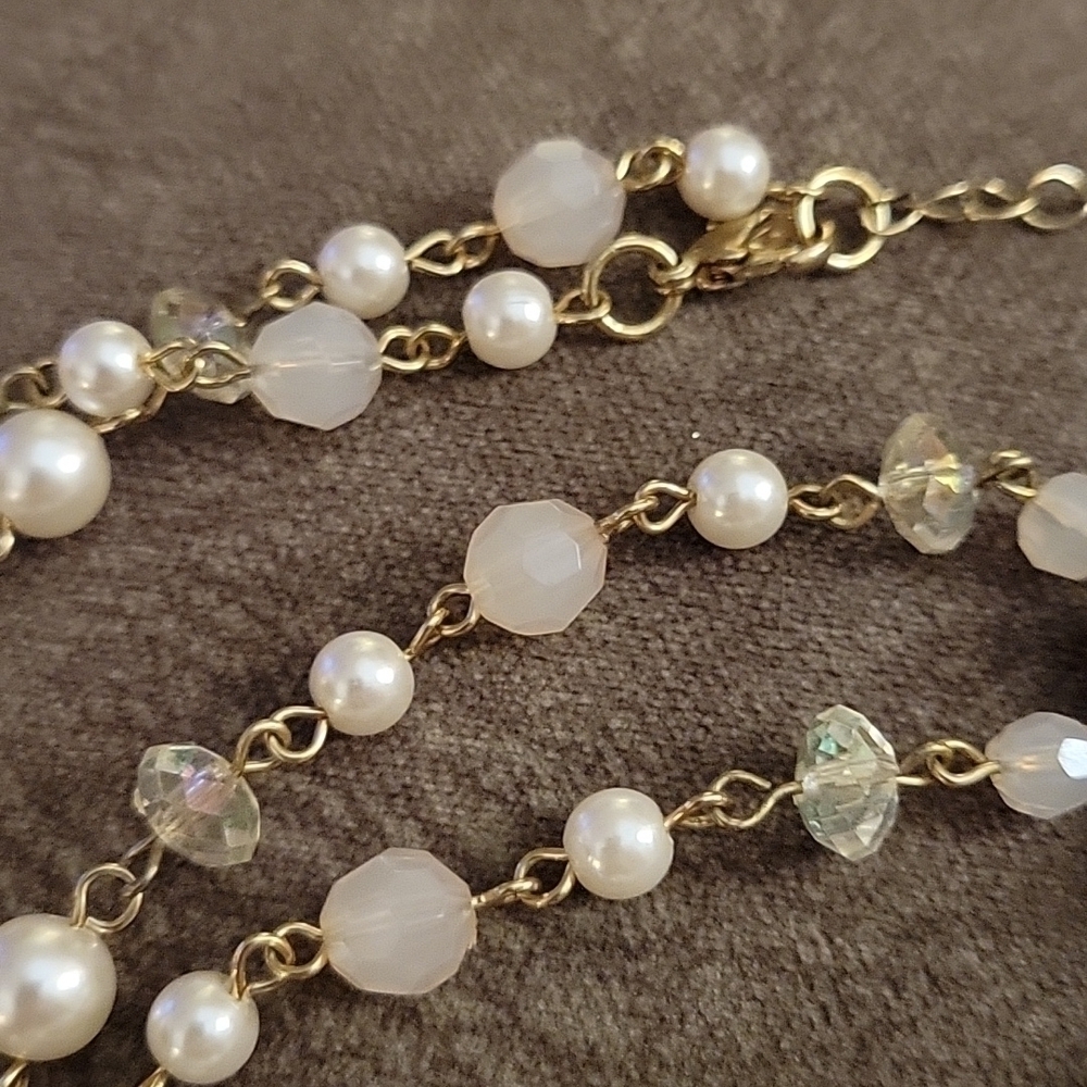 Faux Pearl Irridescent Opaque Pink Beaded Chain Necklace - Picture 3 of 8